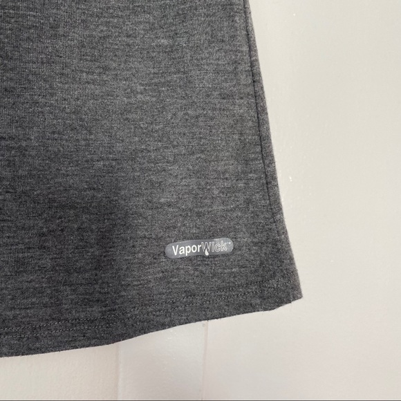 THE NORTH FACE | gray v neck short sleeve T-shirt - Picture 4 of 5